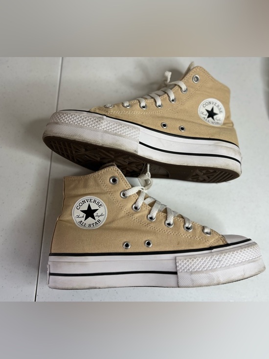 Converse All Stars Shoes - Converse Chuck Taylor All Star Lift Platform sneakers Unisex beige Women’s 8 EUC